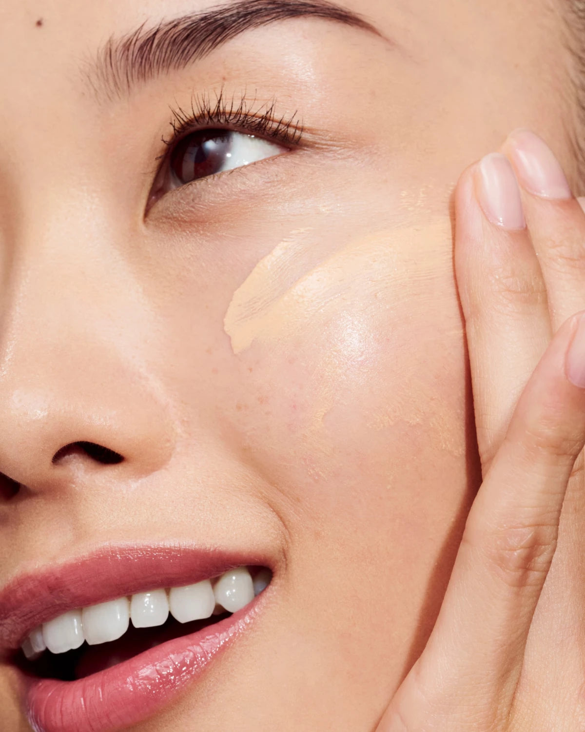 Even Better Clinical™ Vitamin Makeup Broad Spectrum SPF 45 - US 6395